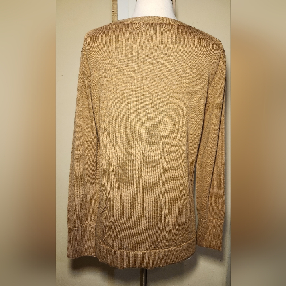 Banana Republic camel merino wool long sleeve sweater size‎ Medium - Picture 2 of 4